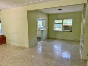 8055 SW 122nd St in Pinecrest, FL - Building Photo - Building Photo