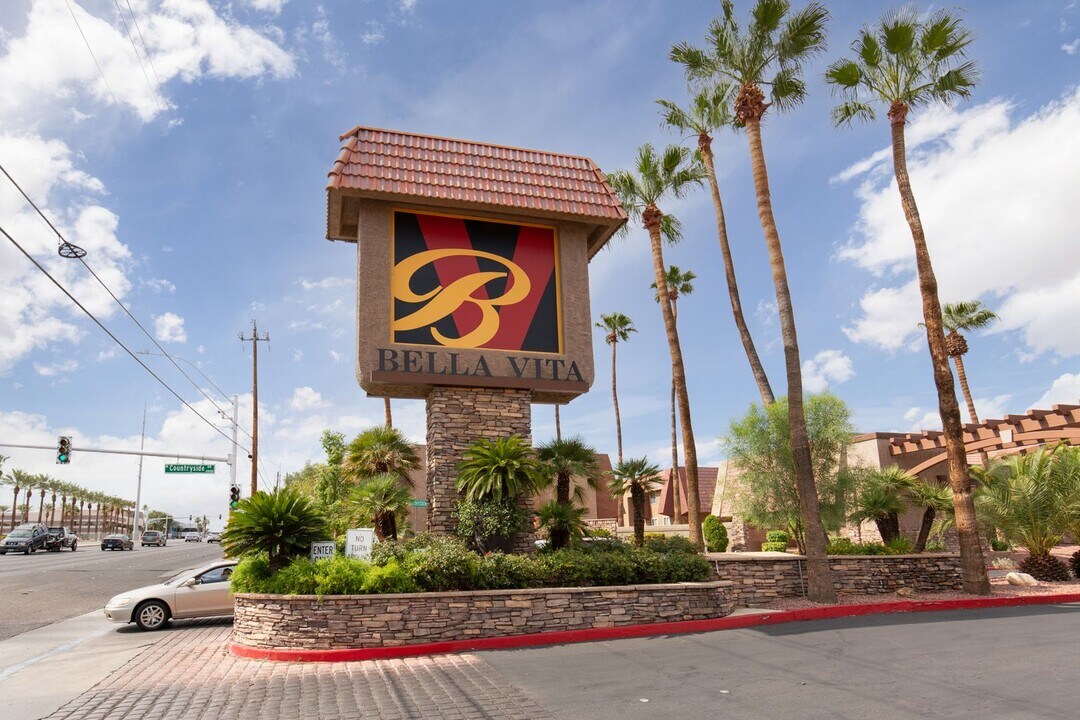 4980 Indian River Dr in Las Vegas, NV - Building Photo