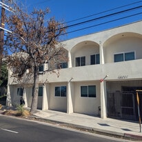 14411 Vanowen St. in Van Nuys, CA - Building Photo