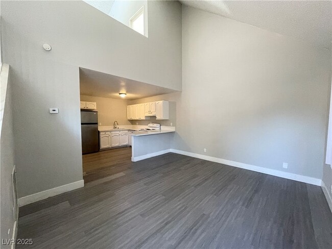 property at 5187 Garden Ln
