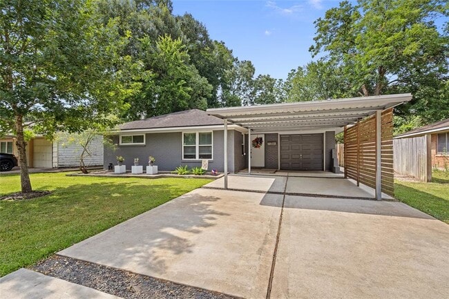 2327 Chantilly Ln in Houston, TX - Foto de edificio - Building Photo
