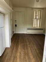 228 W Franklin St, Unit 1 BR, 1BA $975 (utilities included) Topton Pa in Topton, PA - Building Photo