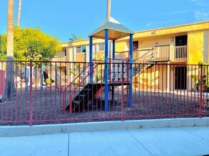 La Mesa Highview Apartments in La Mesa, CA - Building Photo - Building Photo