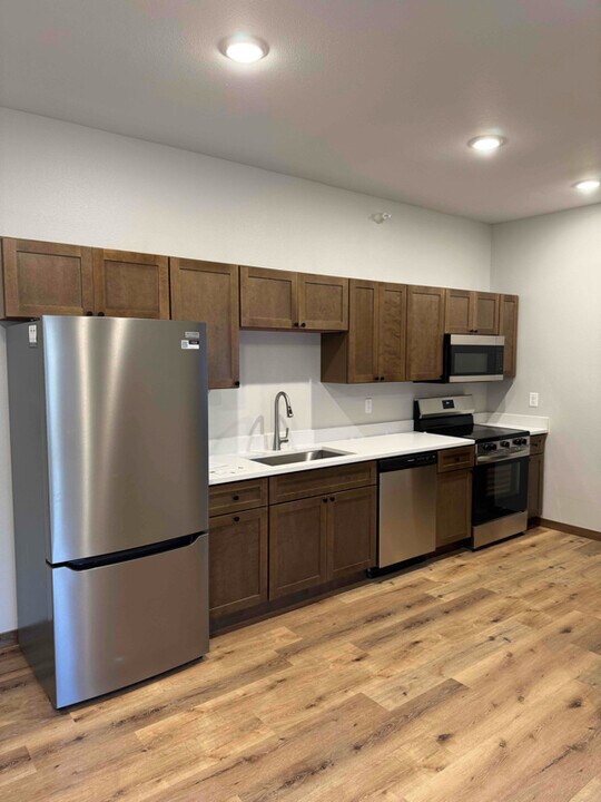 600 Hickory St in Gilman, WI - Building Photo