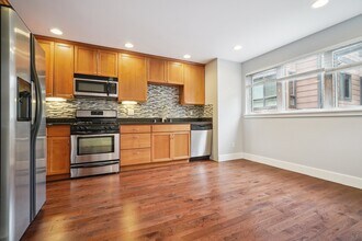 5939 Delridge Way SW in Seattle, WA - Building Photo - Building Photo