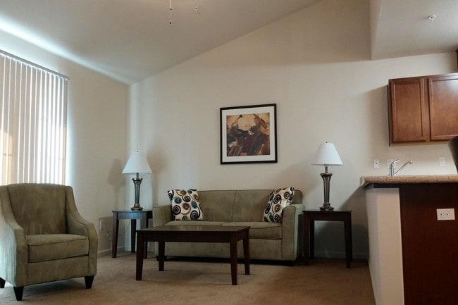Tollhouse Crossing in Clovis, CA - Foto de edificio - Interior Photo