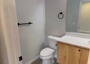 705 N Emerald Ave in Edinburg, TX - Building Photo - Building Photo