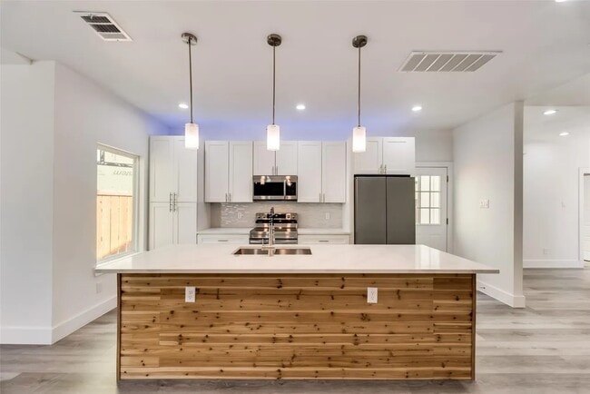 1930 Shaw St in Dallas, TX - Foto de edificio - Building Photo