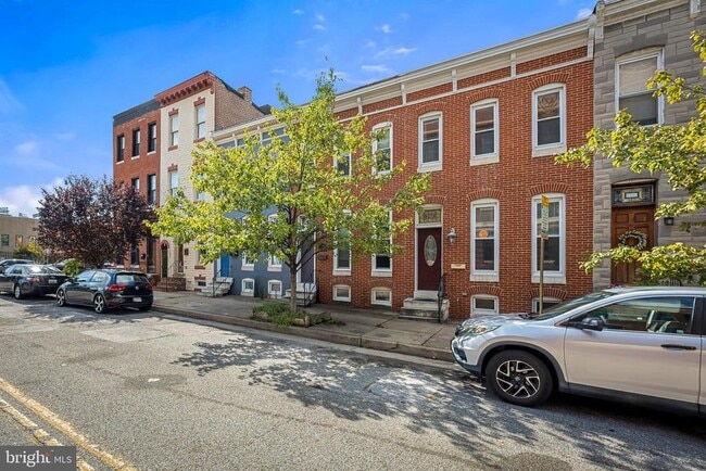 property at 749 W Cross St