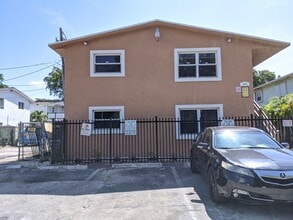 608 SW 16th Ave in Fort Lauderdale, FL - Building Photo - Building Photo