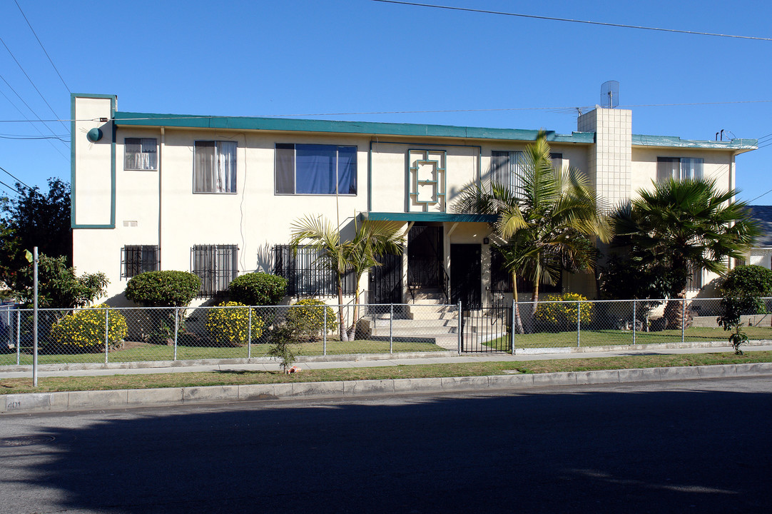 401 E Hardy St in Inglewood, CA - Foto de edificio