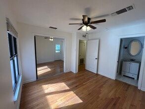 419 Shannon Lee St in San Antonio, TX - Foto de edificio - Building Photo