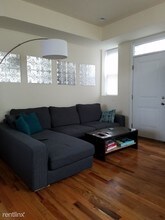 1751 W Berteau Ave in Chicago, IL - Foto de edificio - Building Photo