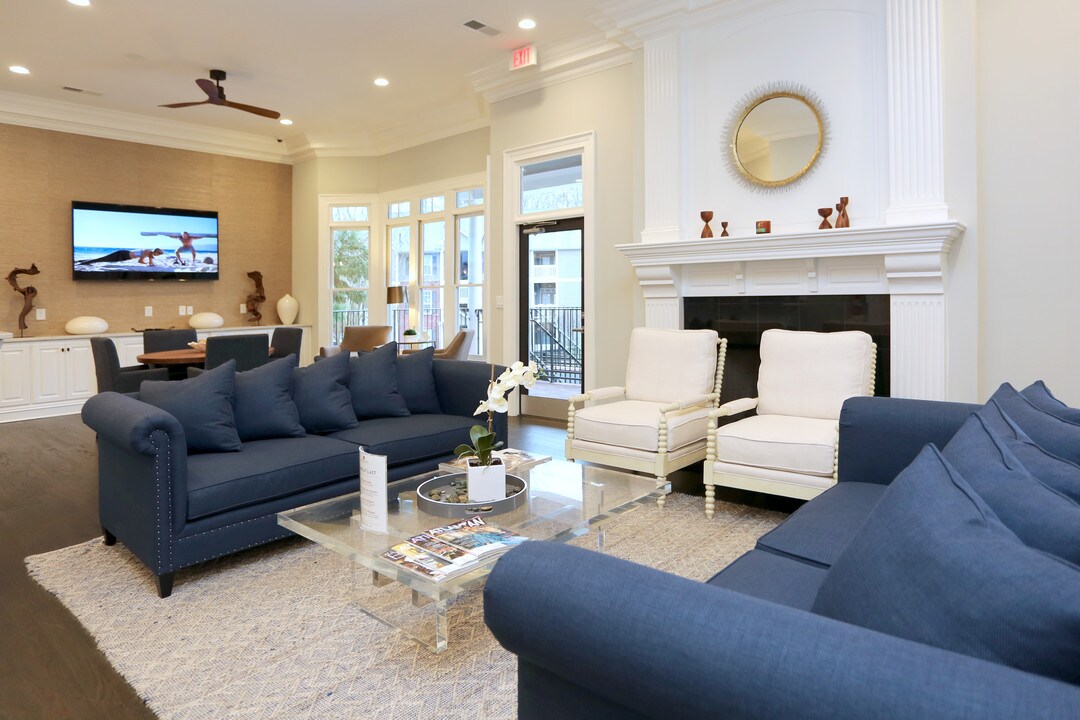 Retreat at River Park in Sandy Springs, GA - Foto de edificio
