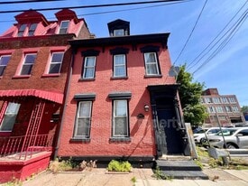 1815 Locust St in Pittsburgh, PA - Building Photo