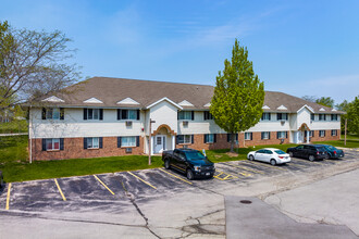 Harbor Ridge Apartments in Port Washington, WI - Building Photo - Building Photo