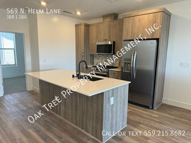 569 N Helm Ln in Clovis, CA - Building Photo - Building Photo