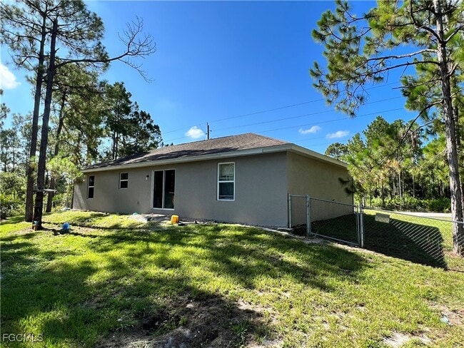 704 W 17th St in Lehigh Acres, FL - Building Photo - Building Photo