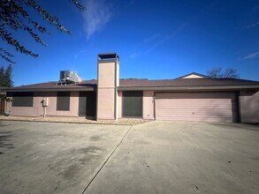 3737 W Hillsdale Ave in Visalia, CA - Building Photo - Building Photo