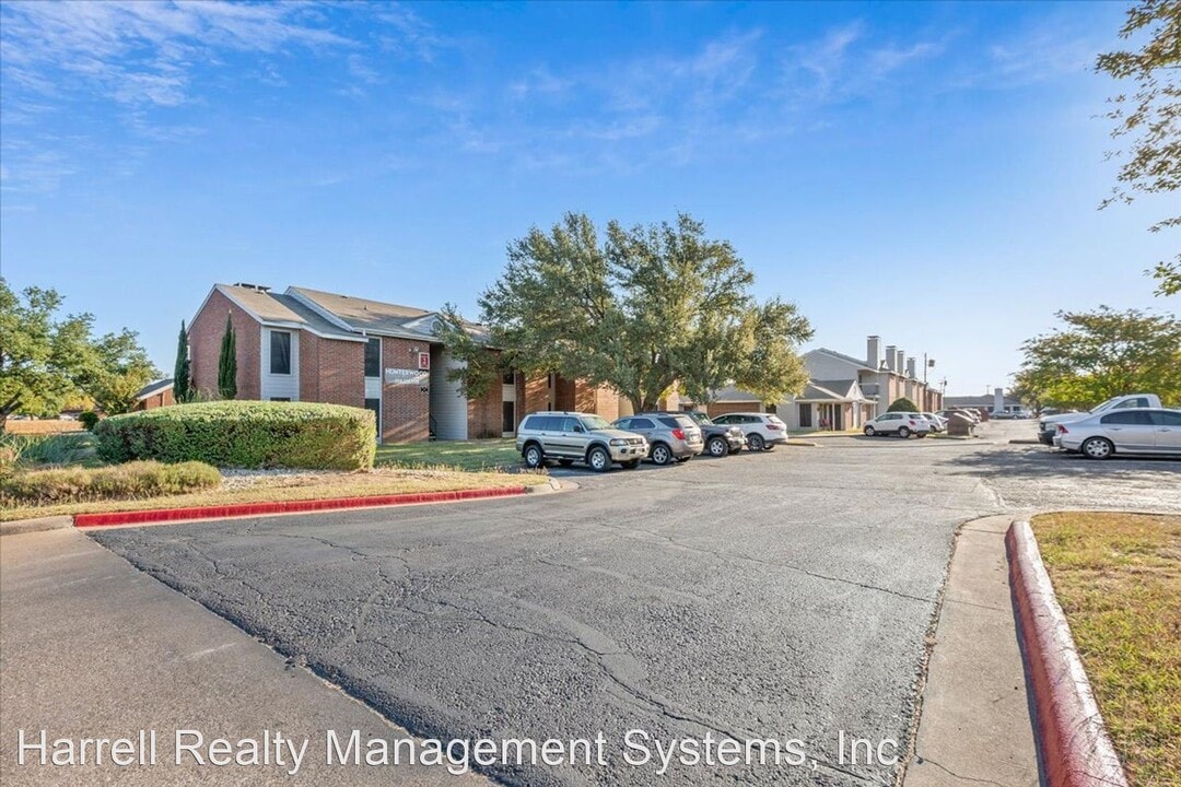 225 Londonderry Dr Photo