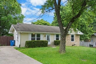 8141 Bonnafair Dr in Nashville, TN - Building Photo - Building Photo