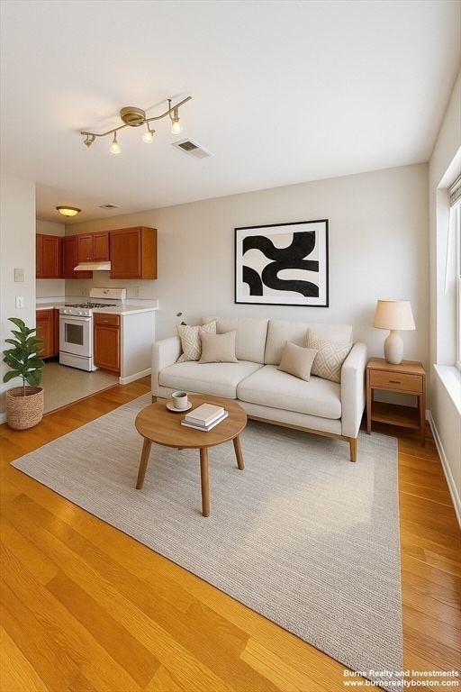 property at 506 E 8th St