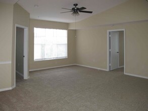 5572 Metrowest Blvd in Orlando, FL - Building Photo - Building Photo