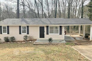 3552 Meadowview Dr in Lithia Springs, GA - Building Photo