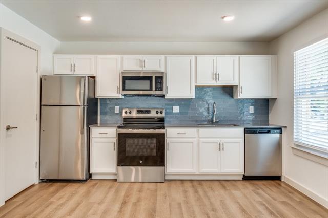 1001 N Crawford St in Dallas, TX - Building Photo