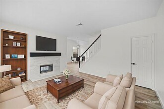 945 Azalia Dr in Lewisville, TX - Building Photo - Building Photo