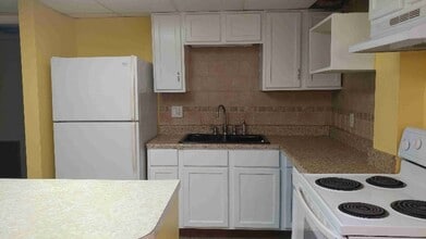 1990 S Fletcher Ave in Fernandina Beach, FL - Building Photo - Building Photo