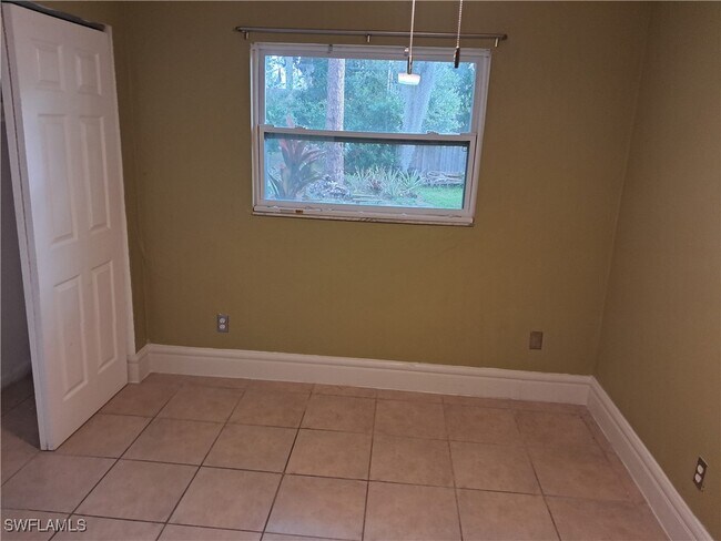 property at 13914 Nassau St