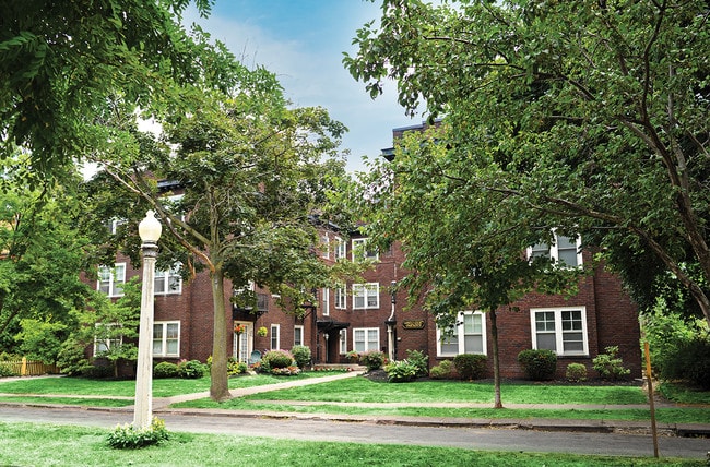Arnold Court in Rochester, NY - Foto de edificio - Building Photo