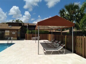 1532 Gabriel St in Hollywood, FL - Building Photo - Building Photo