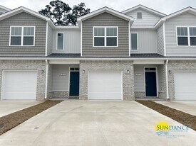 319 Carmel Dr in Fort Walton Beach, FL - Building Photo