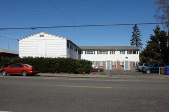 7403-7415 N Fessenden St in Portland, OR - Building Photo - Building Photo