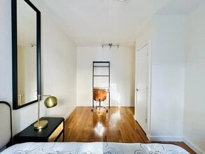 Furnished room/NOT APARTMENT in Brooklyn, NY - Foto de edificio - Building Photo