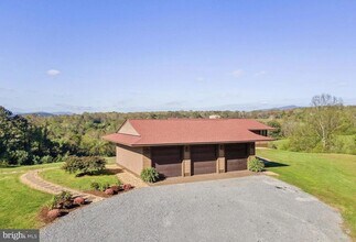 72 Jordans Rd in Amissville, VA - Foto de edificio - Building Photo