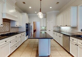 821 Plum Hollow Dr in College Station, TX - Building Photo - Building Photo