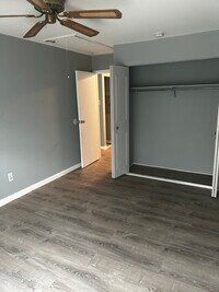 9001 Ridge Ave photo'