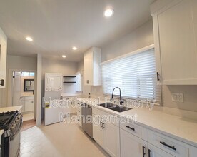 2285 Fort Stockton Dr in San Diego, CA - Building Photo - Building Photo