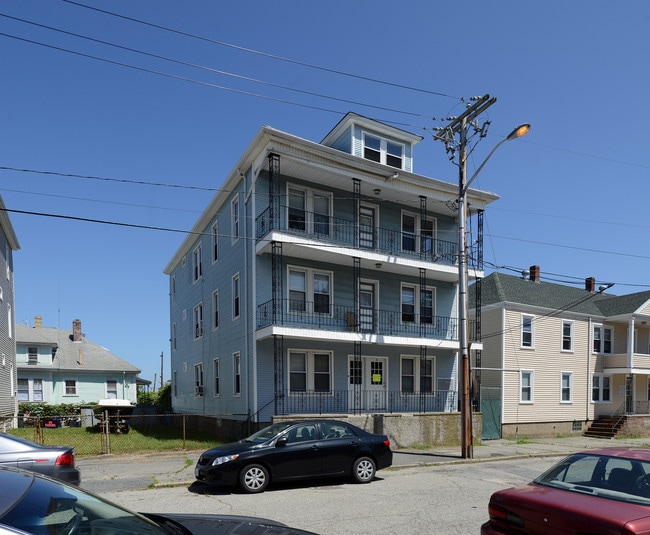 8-10 Madeira Ave in New Bedford, MA - Building Photo - Building Photo