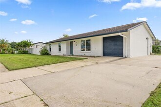 504 Red Mangrove Ln in Apollo Beach, FL - Building Photo - Building Photo