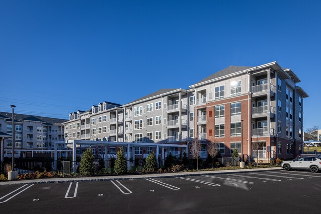 Highgate at Livingston in Livingston, NJ - Building Photo - Building Photo