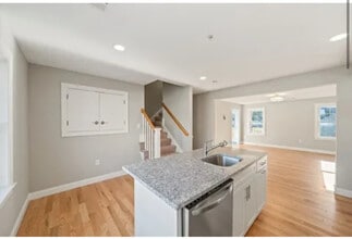 55 Plymouth St in Whitman, MA - Building Photo - Building Photo
