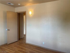506 Mckellar Cir in Las Vegas, NV - Building Photo - Building Photo