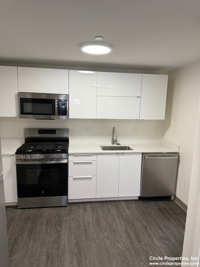 10 Darling St, Unit #12 in Boston, MA - Building Photo - Building Photo