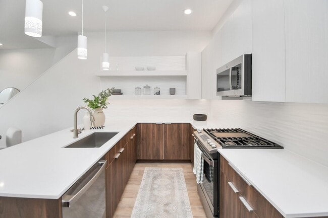 property at 3015 Pelon Cay Dr