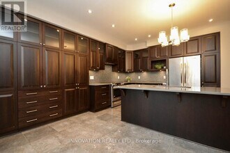 141 Highbury Park Dr in Ottawa, ON - Building Photo - Building Photo