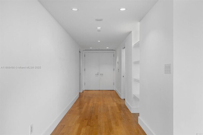 2127 Brickell Ave in Miami, FL - Building Photo - Building Photo